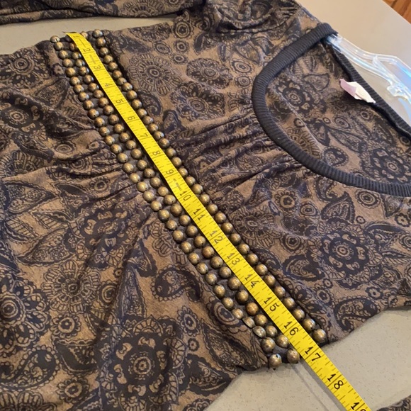 Embellished Banded Top - Picture 7 of 9